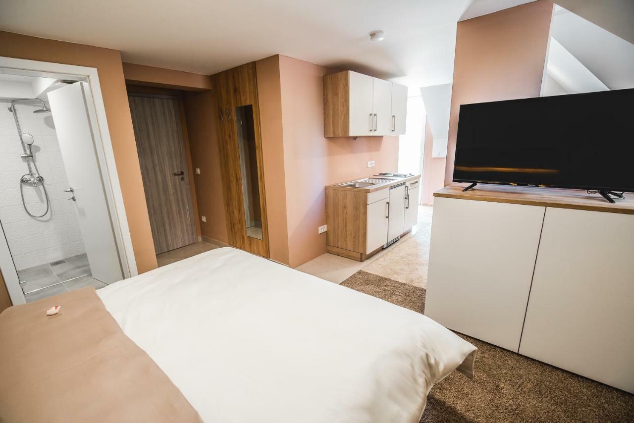 Guesthouse Mars Ig Eksteriør billede